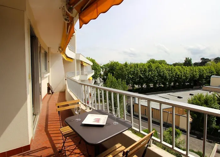 Proche Grande Appartement